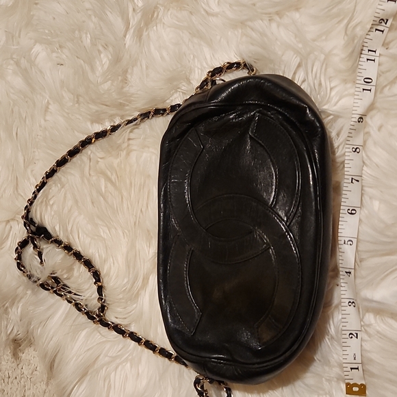 Vintage Chanel Tassel Lamb Skin Oval Camera Bag - Picture 4 of 16